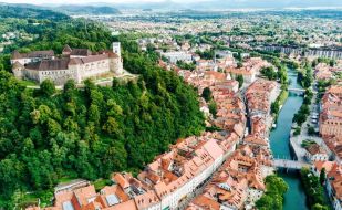 Atvasara Slovēnijā un Miramares pils